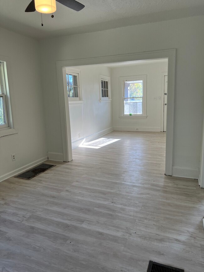 Living / Dining Room - 1469 State Ave