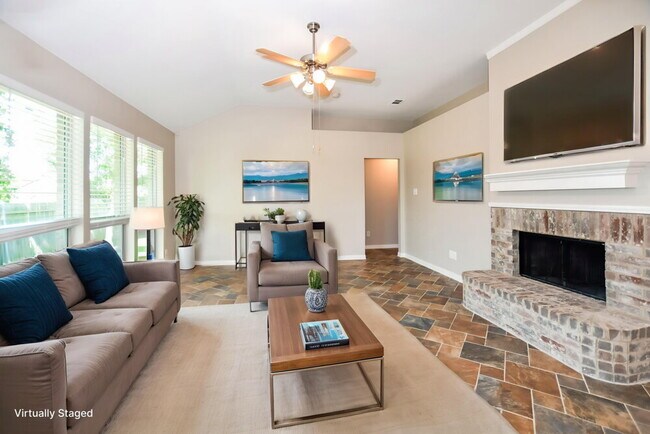 Foto del edificio - 321 Rustic Grove Ln