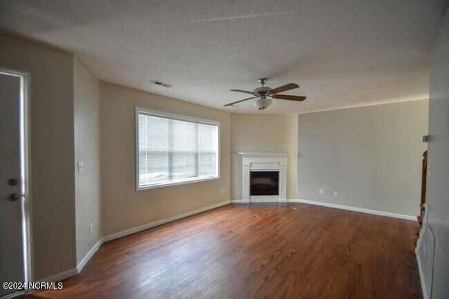 Foto del edificio - 2124 Flagstone Ct