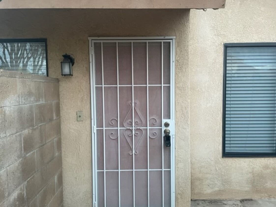 Foto principal - 8502 Laborough Dr