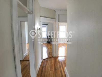 Building Photo - 3 bedroom in Boston MA 02135