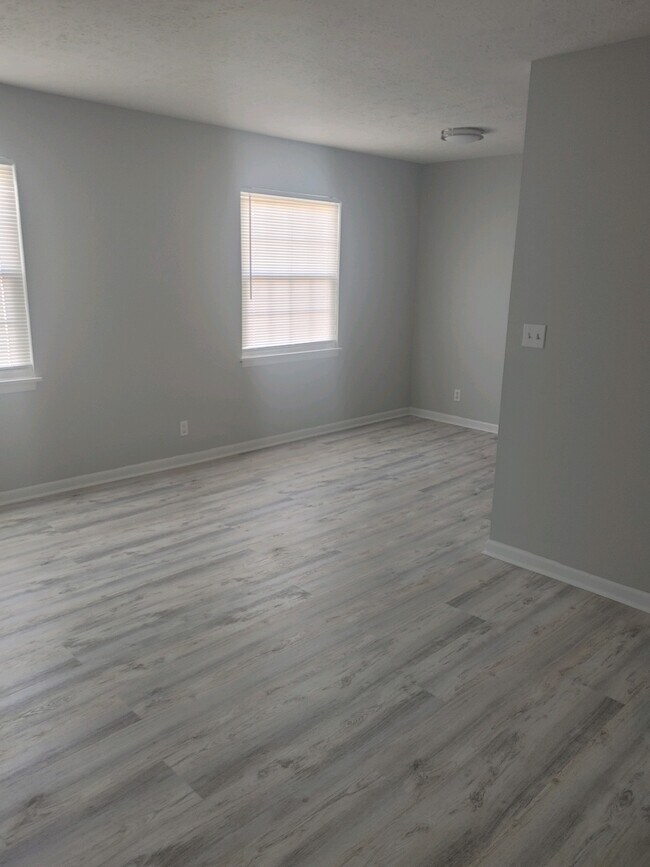 Foto del edificio - 3108 Springfield Dr