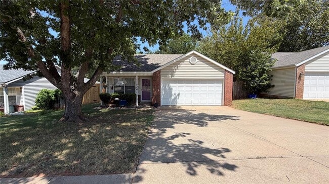 Building Photo - 1117 Cedarcrest St