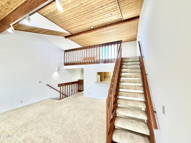 Building Photo - 272 Cahuenga Dr