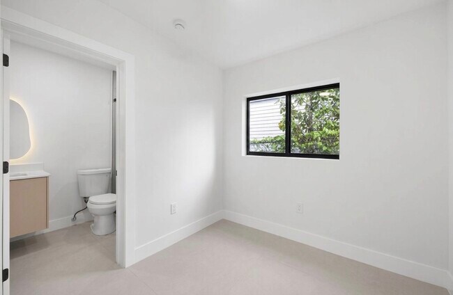 Foto del edificio - 417 NW 81st St