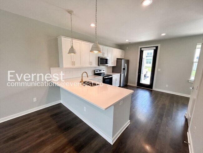 Foto del edificio - 2-Bed/2.5Bath Town Home/Pet Friendly/Available Soon!