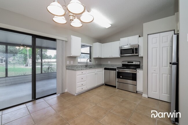 Building Photo - 401 Long Dr