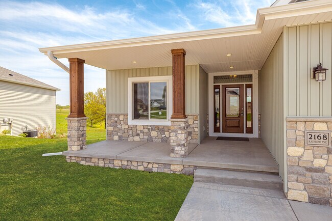 Building Photo - 2168 Rainbow Ave