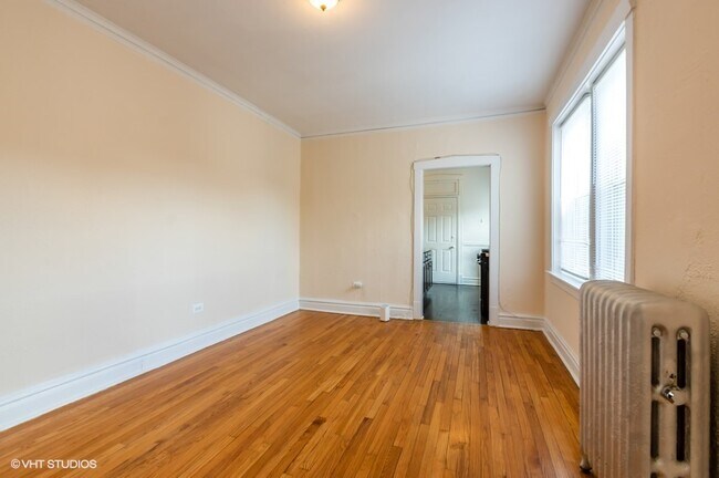 Foto del edificio - 4422 N St Louis Ave