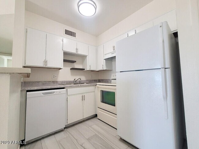 Foto del edificio - 506 E Southern Ave