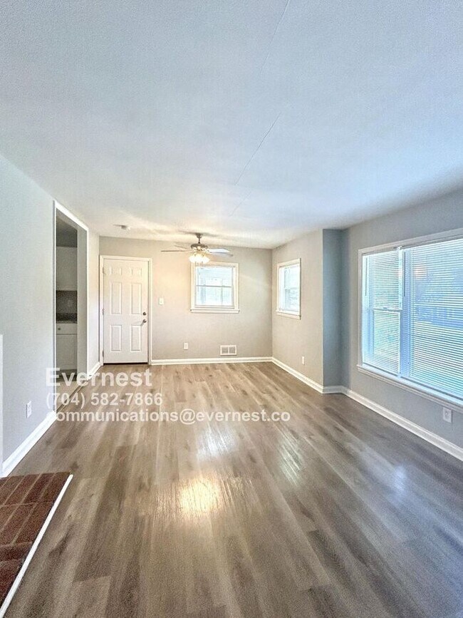 Foto del edificio - 3308 Credenza Rd