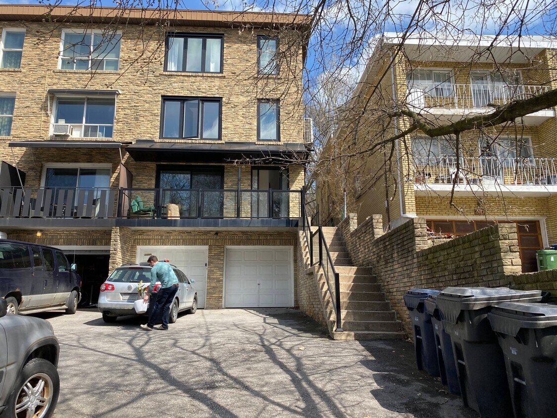 Primary Photo - 221 Kenilworth Av