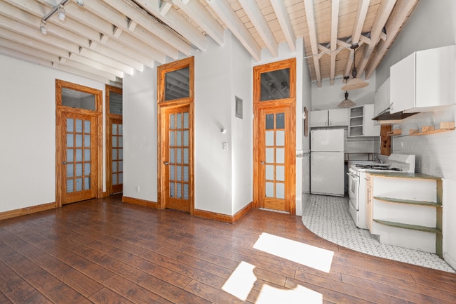 Building Photo - 183 Troutman St