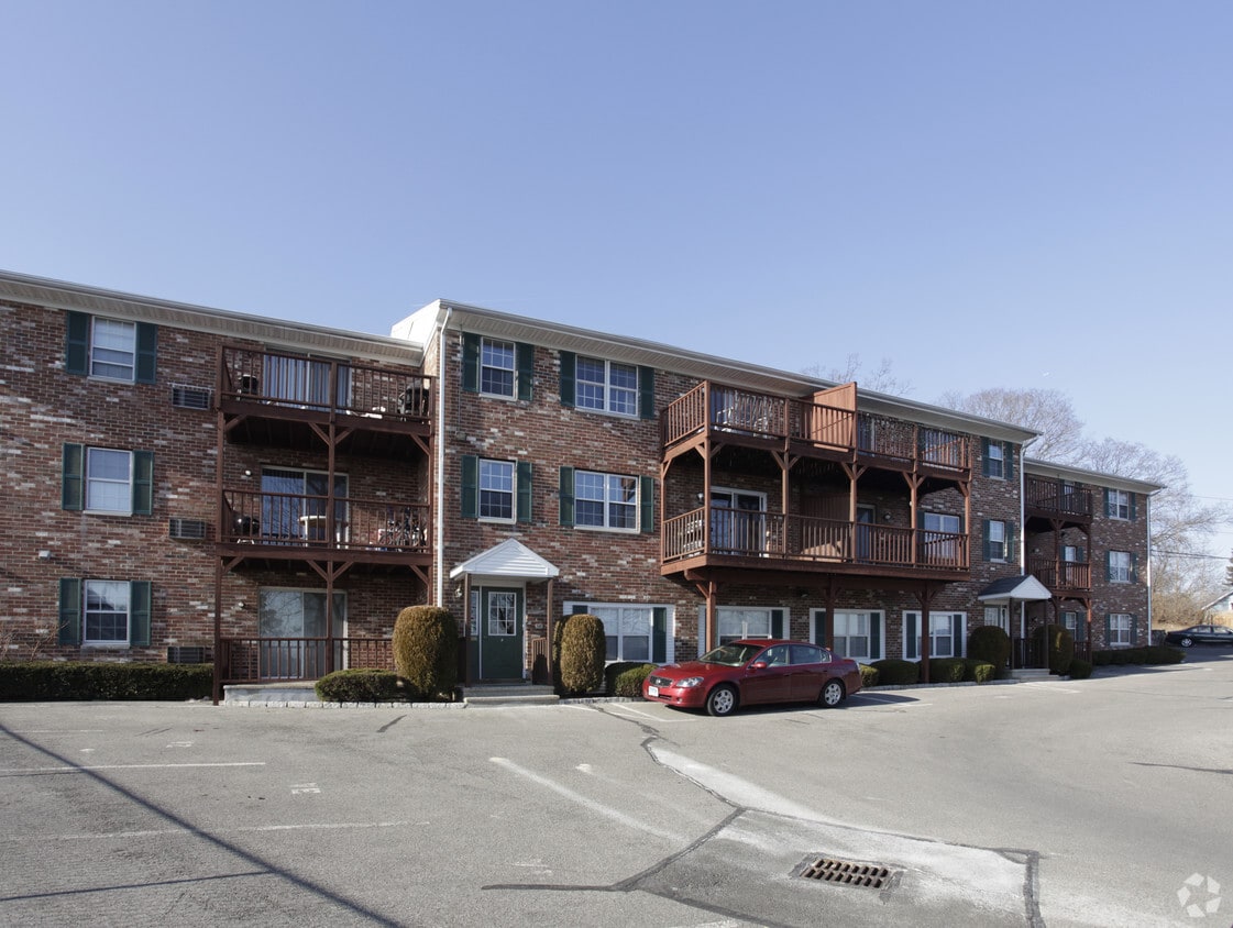 Building Photo - 696 Hope St