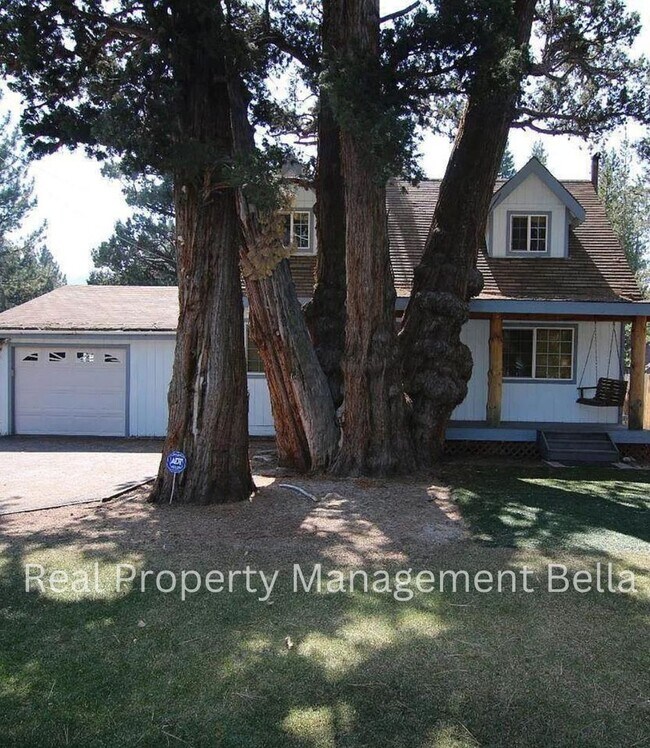 Building Photo - Charming property situated in the highly s...