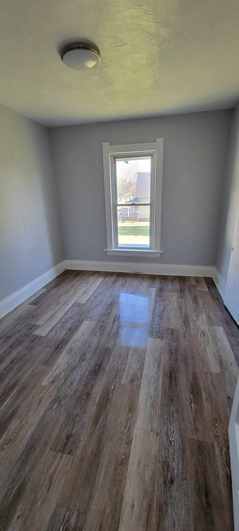 Building Photo - Spacious 4 Bedroom 1 Bath, Move in Ready, ...