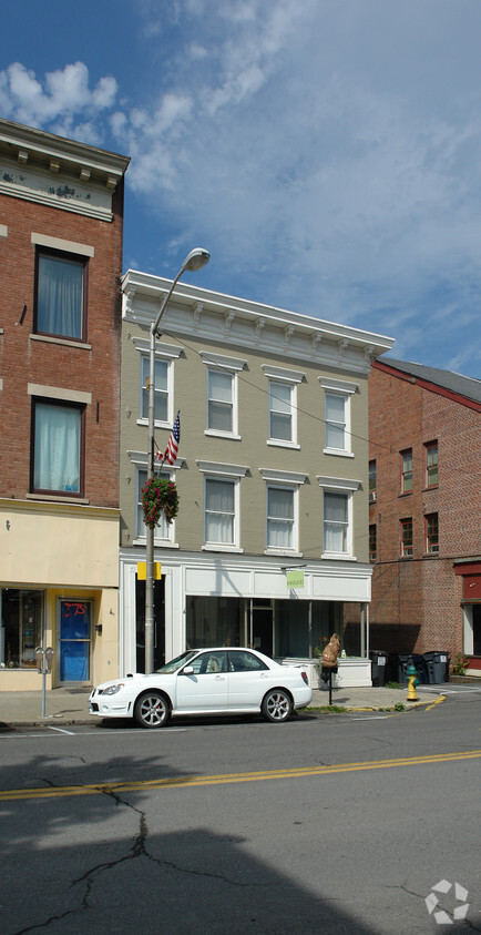 Building Photo - 377 Main St