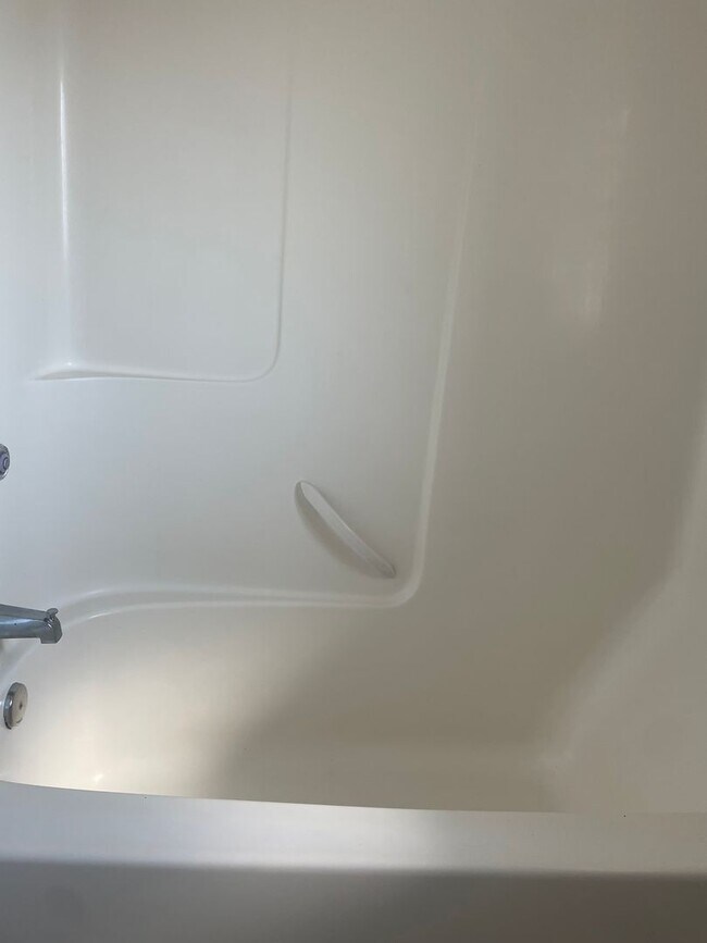 Foto del edificio - Cute 3 Bed 1 bath Duplex