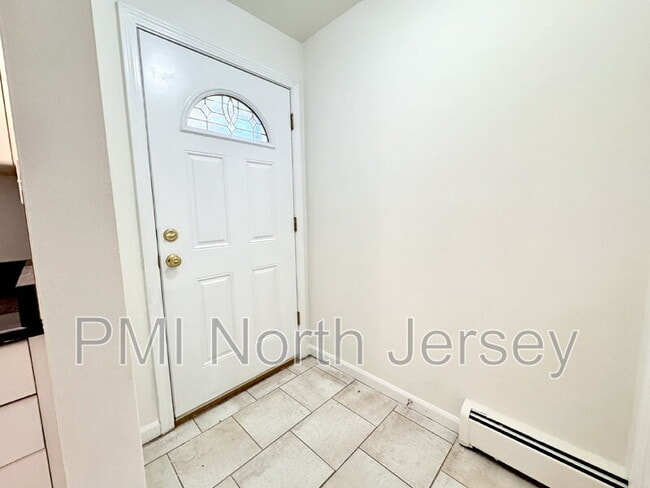 Building Photo - 9051 Palisade Ave