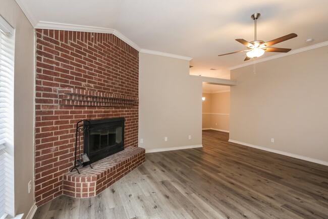 Building Photo - 112 Couch Ln