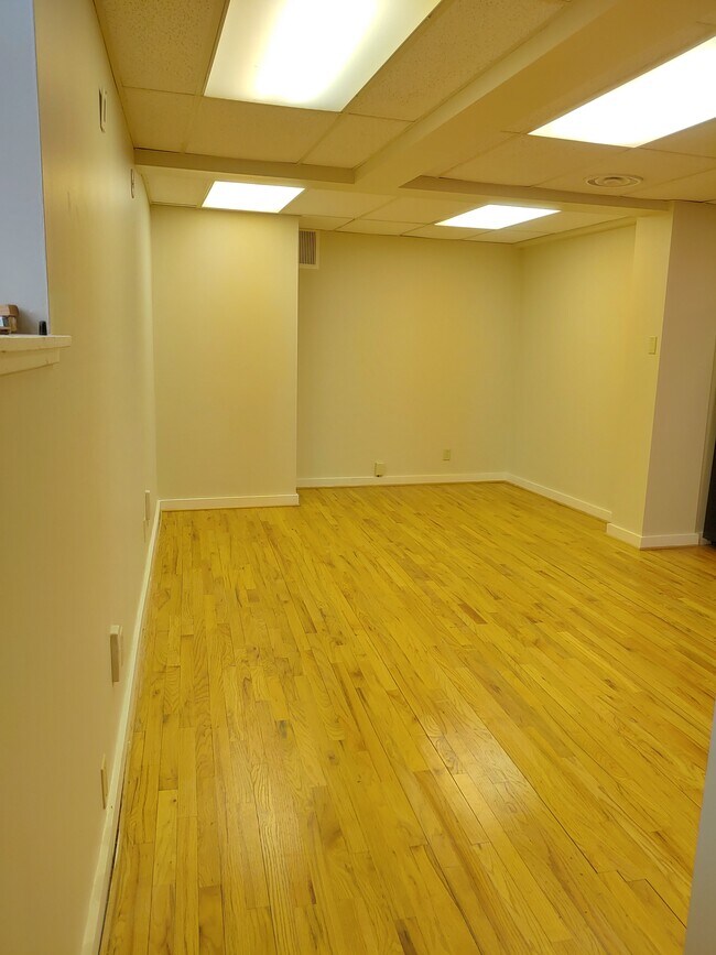 Foto del edificio - 1 Cedar Blvd