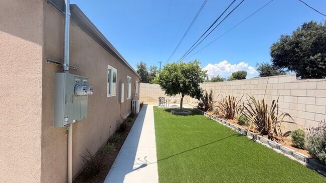 Foto del edificio - Brand-New 2 Bed, 1 Bath in Pomona