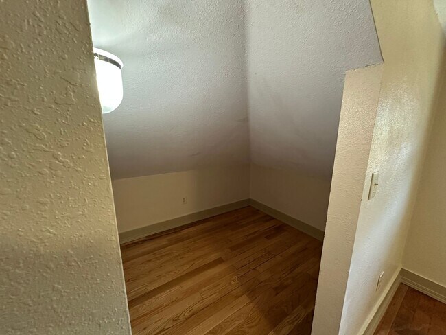 Foto del edificio - MOVE IN SPECIAL! 3 Bed 1 Bath Home close t...