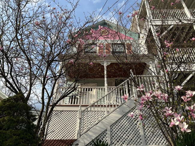 Building Photo - 3516 Handman Ave