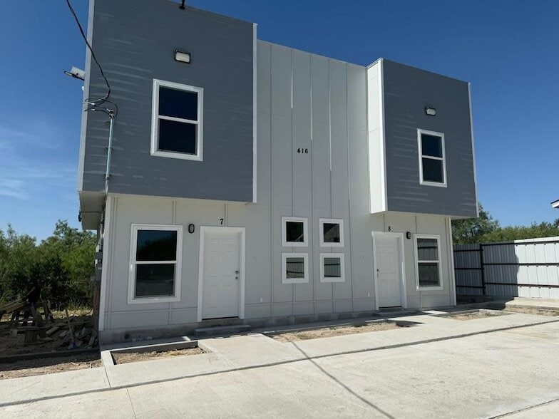 Primary Photo - 416 J R Rodriguez St