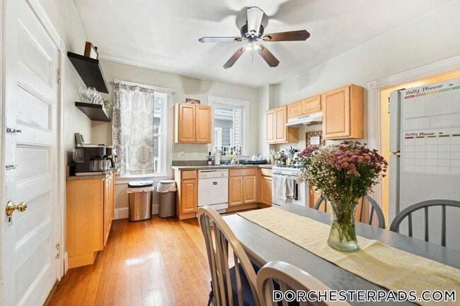 Building Photo - 25 Edison Green