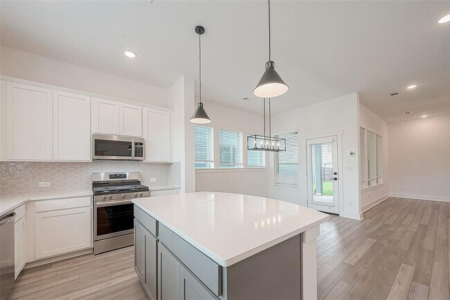 Building Photo - 15123 Parkland Canyon Dr