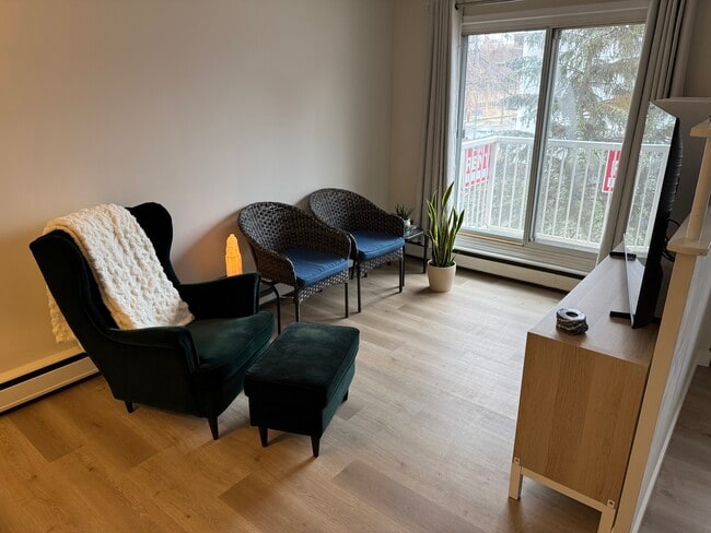 Photo du bâtiment - 306 21 Av SW