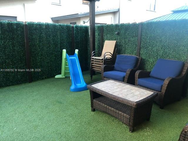 Foto del edificio - 8045 NW 105th Ct