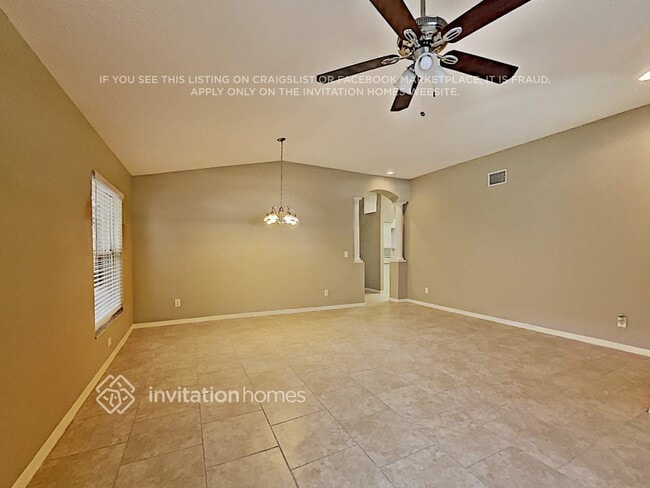 Foto del edificio - 814 Straw Lake Dr