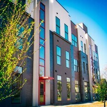 Building Photo - 222 McCullough St