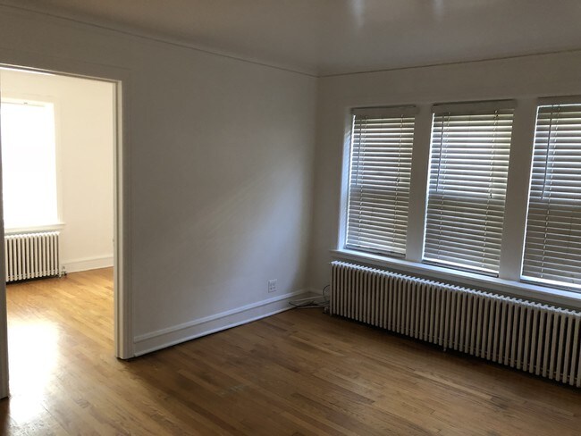 Foto del edificio - 946 Ferdinand Ave