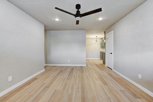 Building Photo - 320 NW 86th St
