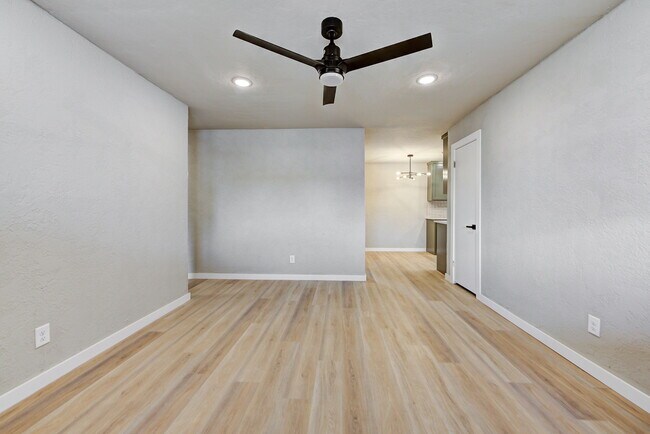 Foto del edificio - 320 NW 86th St