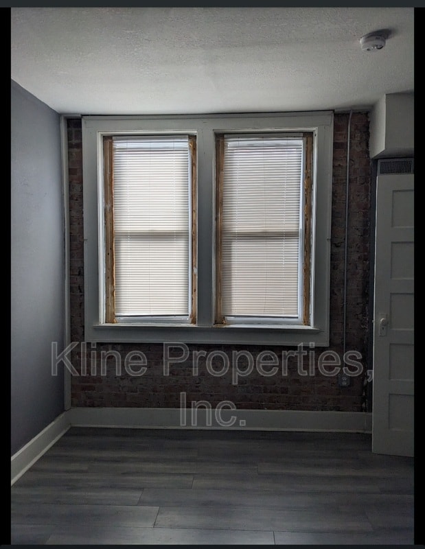 Building Photo - 1703.5 E Michigan St