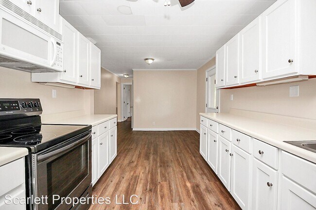 Building Photo - 3 br, 2 bath House - 1417 17th Avenue NE