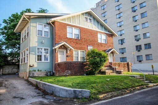 Building Photo - 1106 Hamilton Way