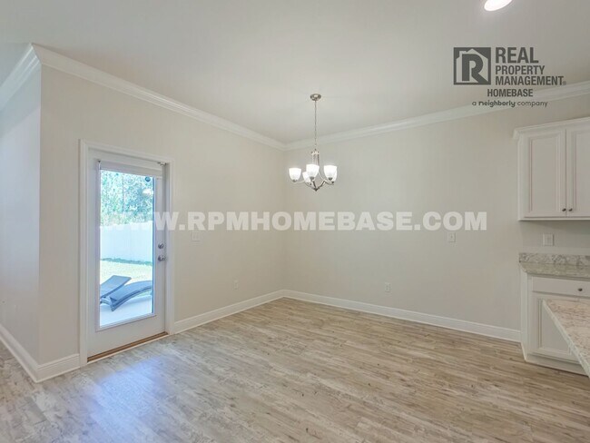 Foto del edificio - **Special Move-In Offer!** Embrace Coastal...