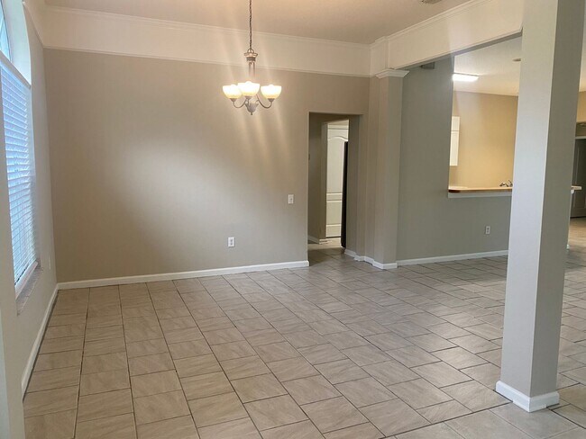 Building Photo - 4 br, 3 bath House - 2008 SAMANTHA LANE