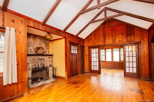 Foto del edificio - 11 Locust Dr