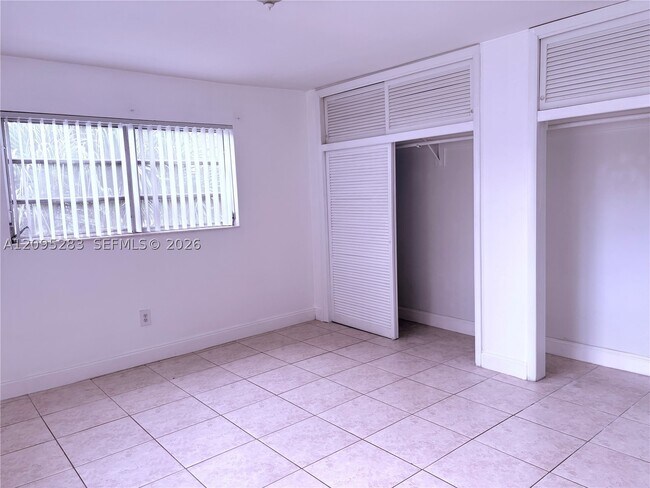 Foto del edificio - 7410 SW 82nd St