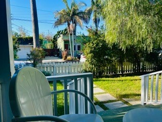 Foto del edificio - 612 Venezia Ave