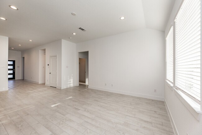 Foto del edificio - 4802 Seabourne Landing Dr