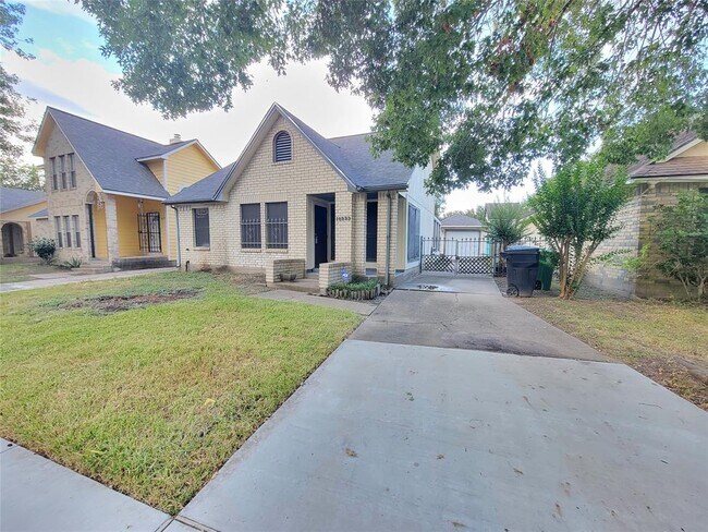 Building Photo - 16223 Diamond Ridge Dr