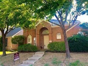 Building Photo - 415 Colony Dr