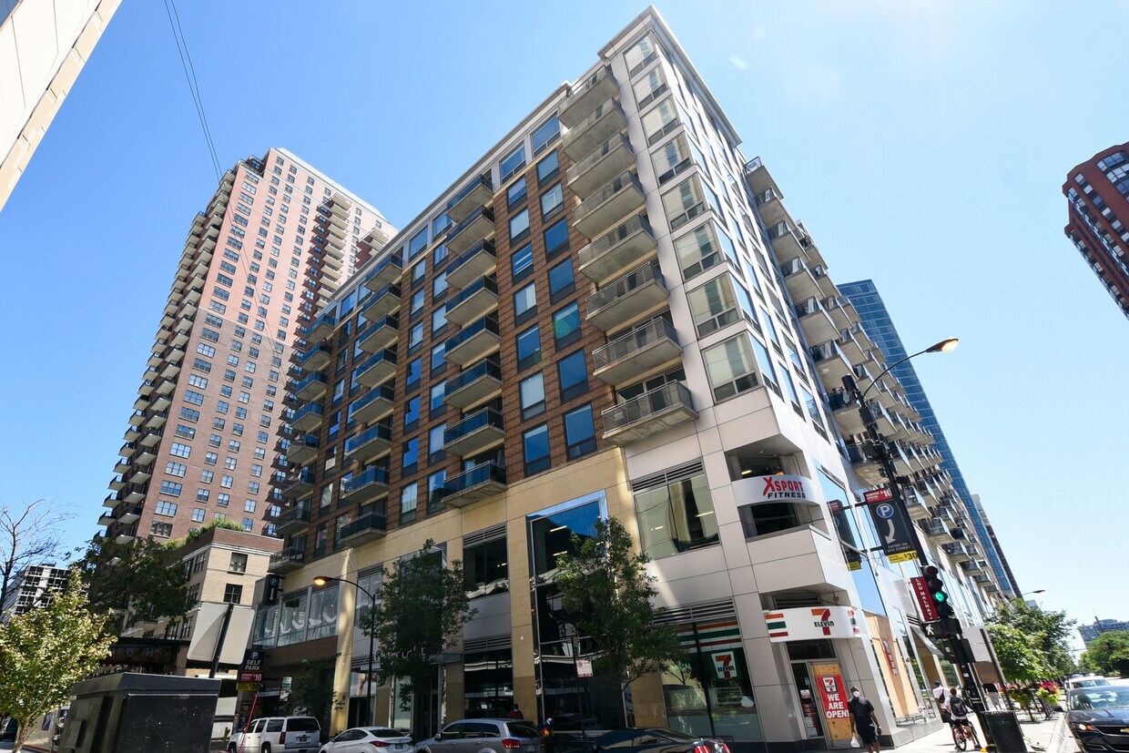 Foto principal - 1 E 8th St